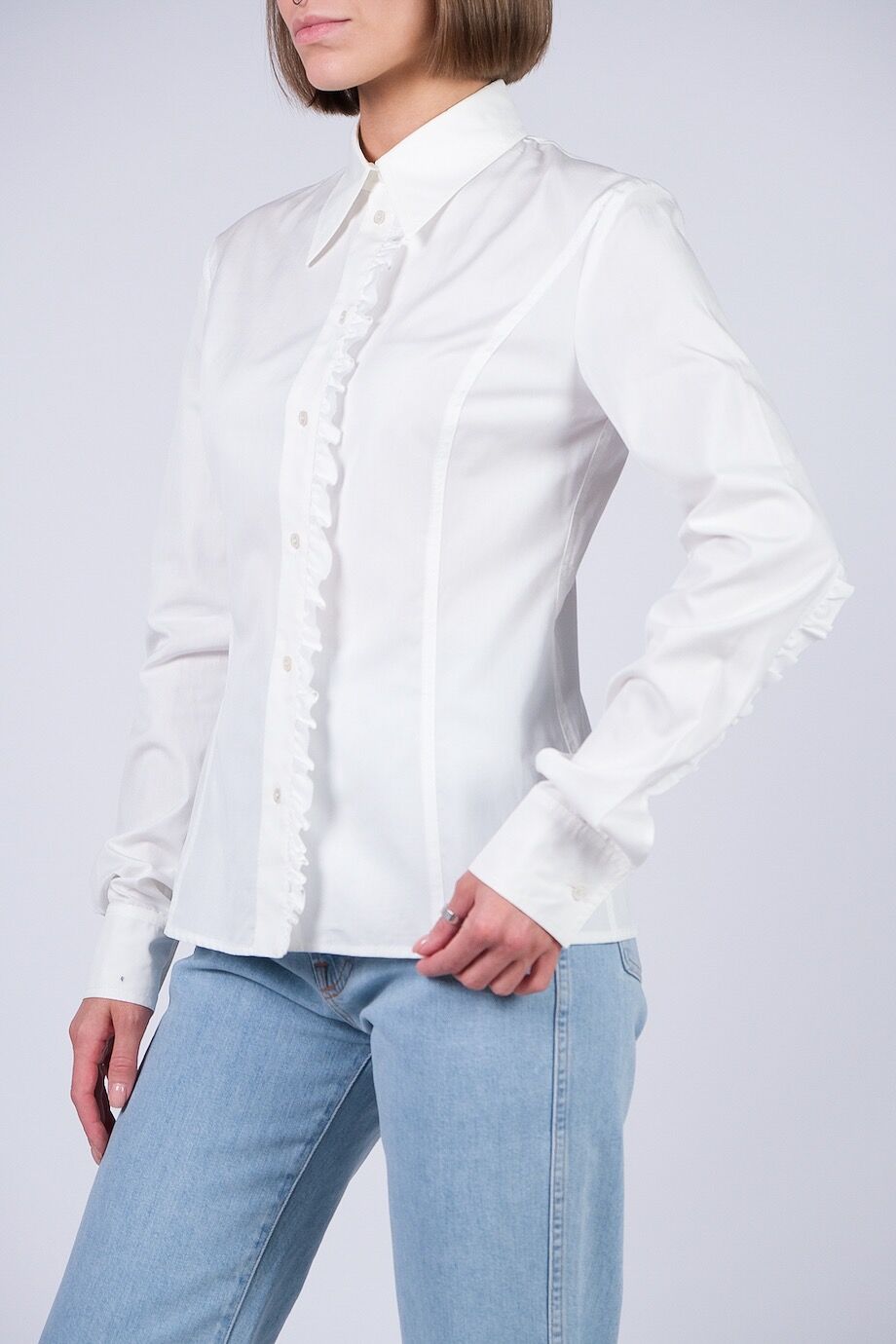 image 2 Рубашка белого цвета с оборками