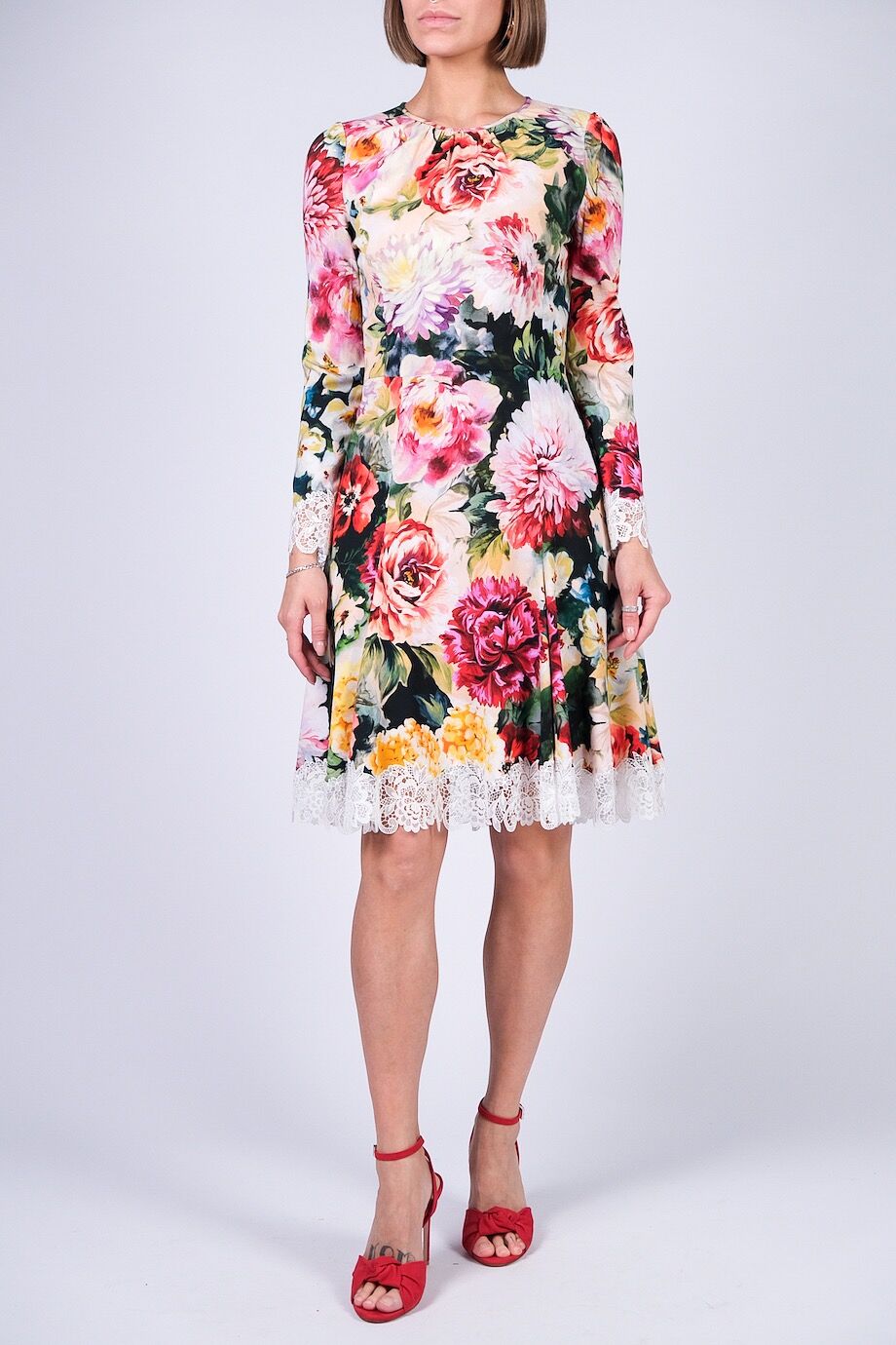 image 1 Платье с цветочным принтом декорированное кружевом