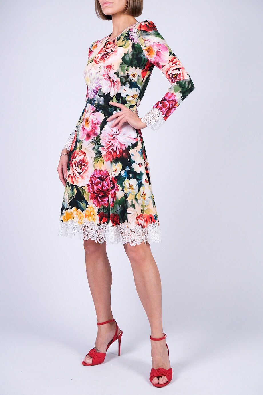 image 2 Платье с цветочным принтом декорированное кружевом