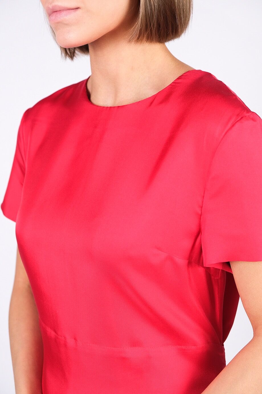 image 4 Платье красного цвета с короким рукавом и поясом
