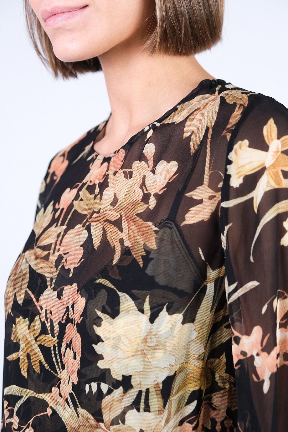 image 4 Шелковое платье-миди с цветочным принтом