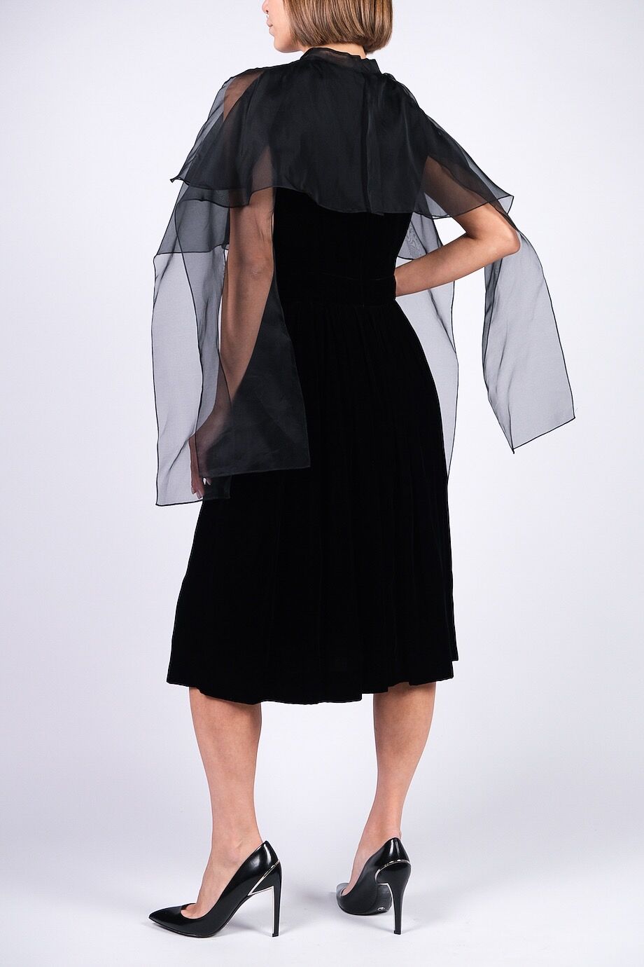 image 3 Велюровое платье чёрного цвета с вставками из шёлка