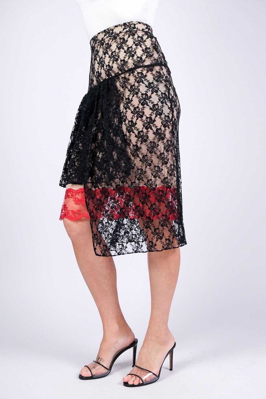 image 3 Кружевная юбка чёрного цвета с красной вставкой