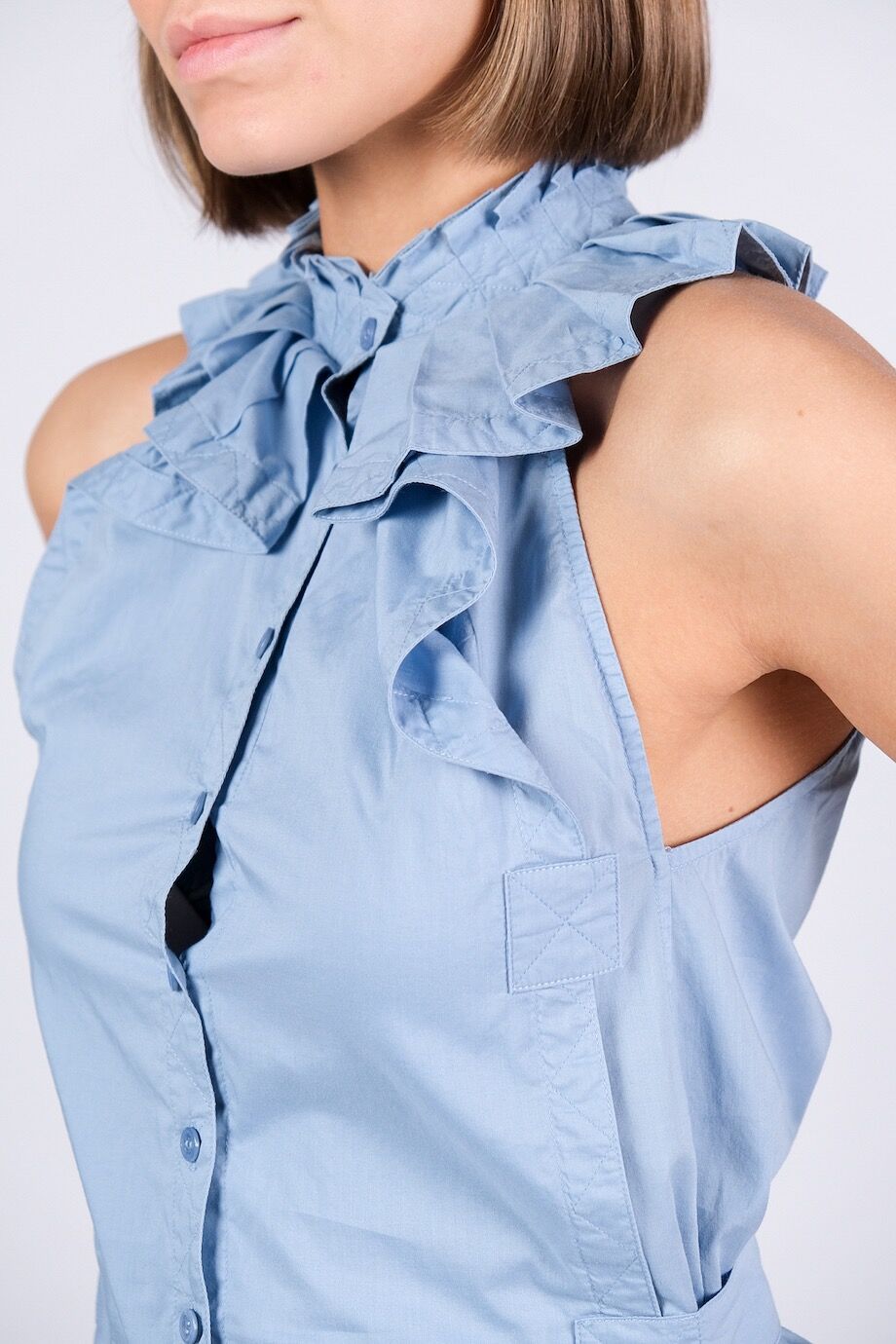 image 4 Рубашка без рукавов голубого цвета с оборками