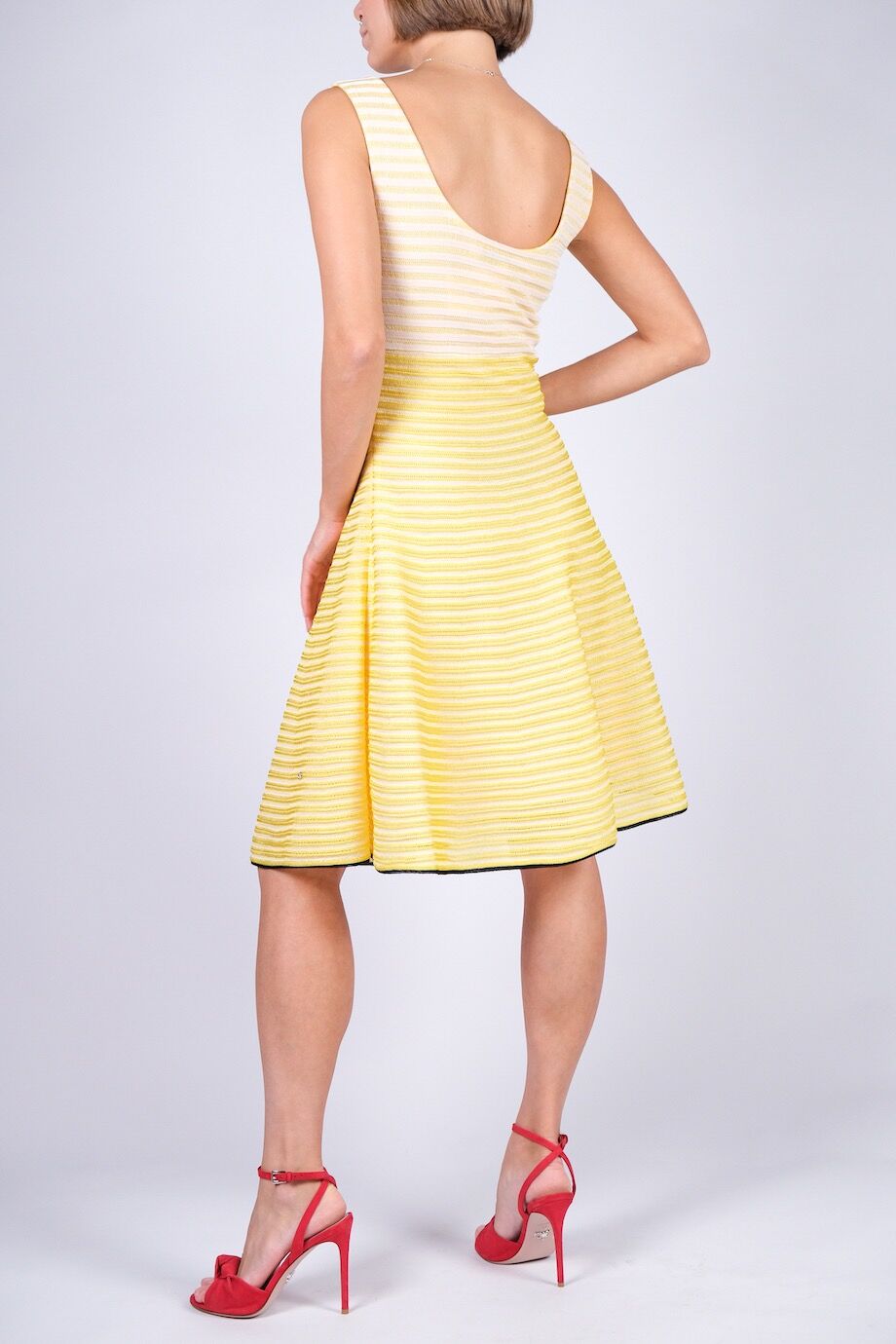 image 3 Трикотажное платье без рукавов желтого цвета