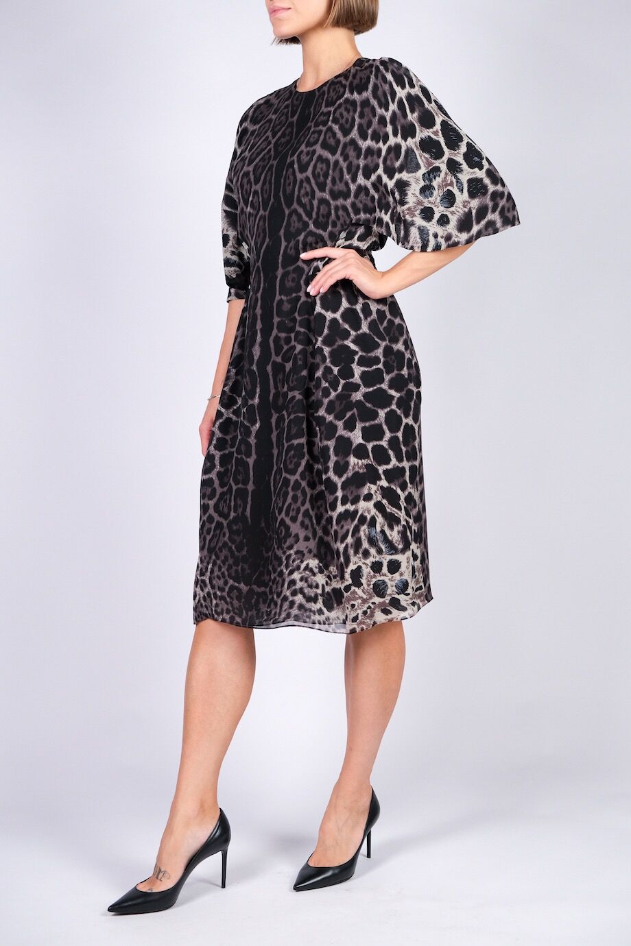 image 2 Шелковое платье в серый леопардовый принт