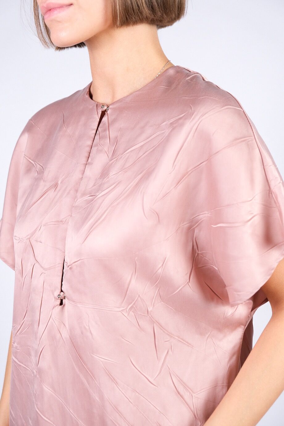 image 4 Платье розового цвета из жатой ткани