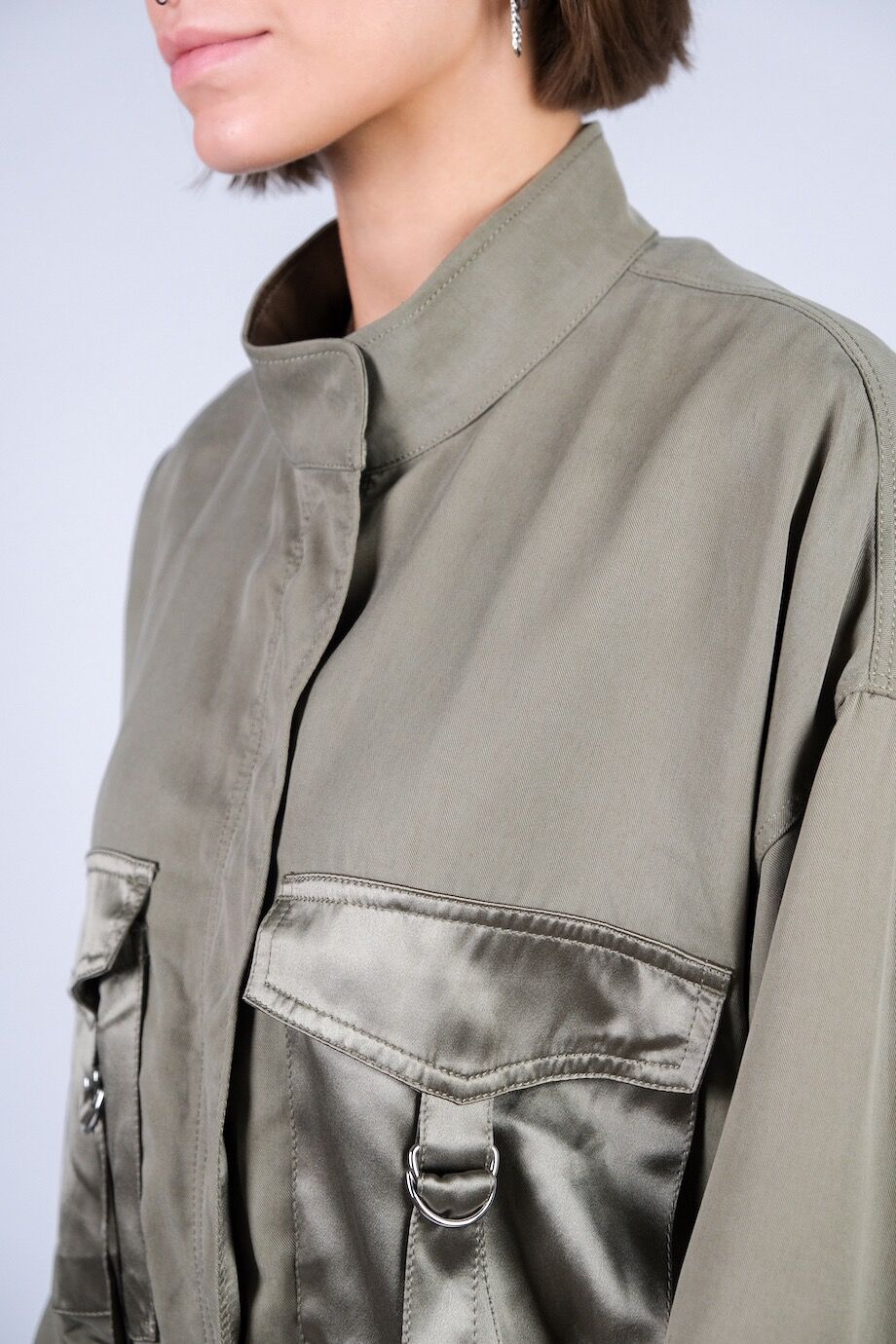 image 4 Куртка цвета хаки с накладными карманами