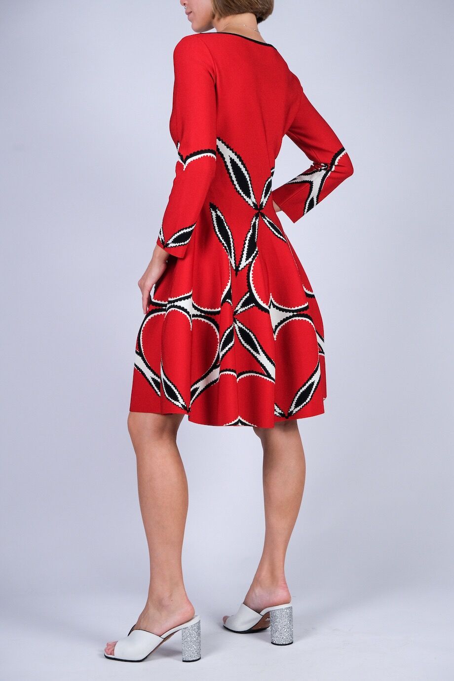 image 3 Трикотажное платье красного цвета с орнаментом