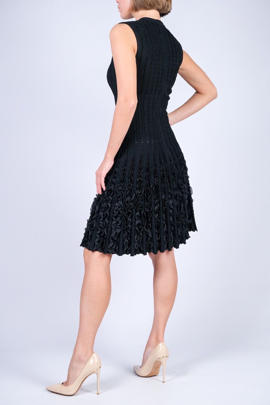 image 3 Трикотажное платье чёрного цвета без рукавов с перфорацией