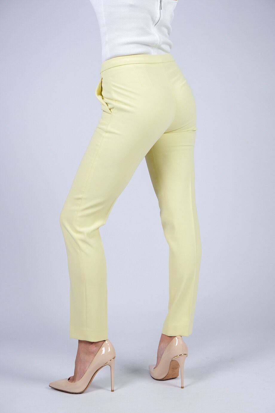 image 4 Зауженные брюки желтого цвета
