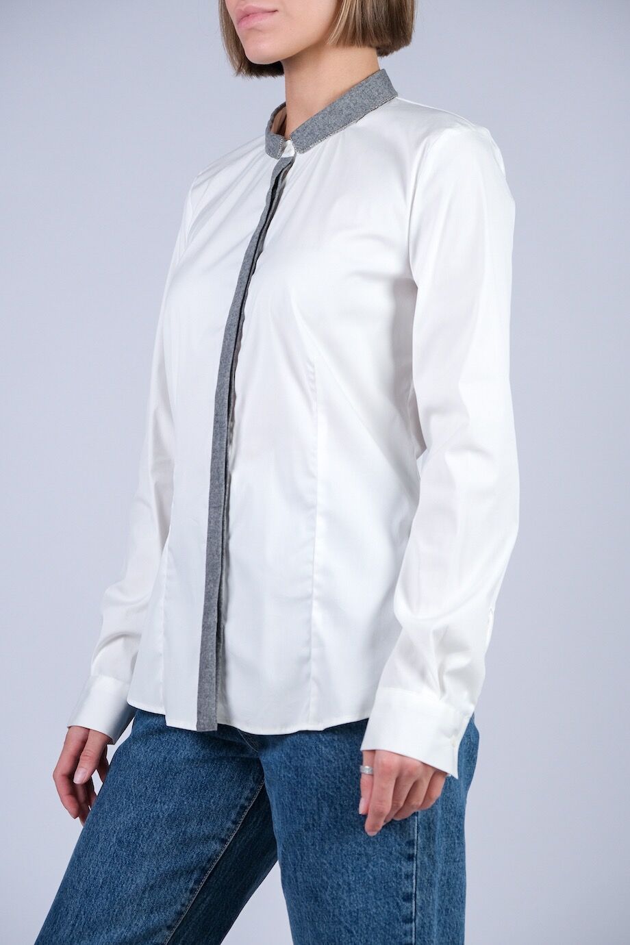 image 2 Рубашка белого цвета с серой окантовкой