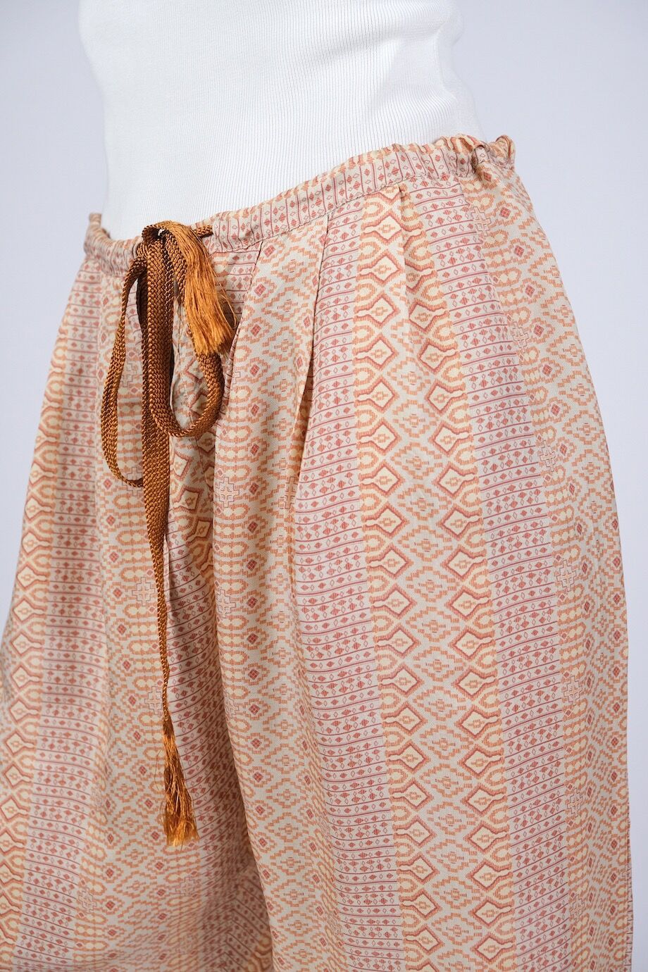 image 5 Укороченные шелковые брюки с орнаментом оранжевого цвета