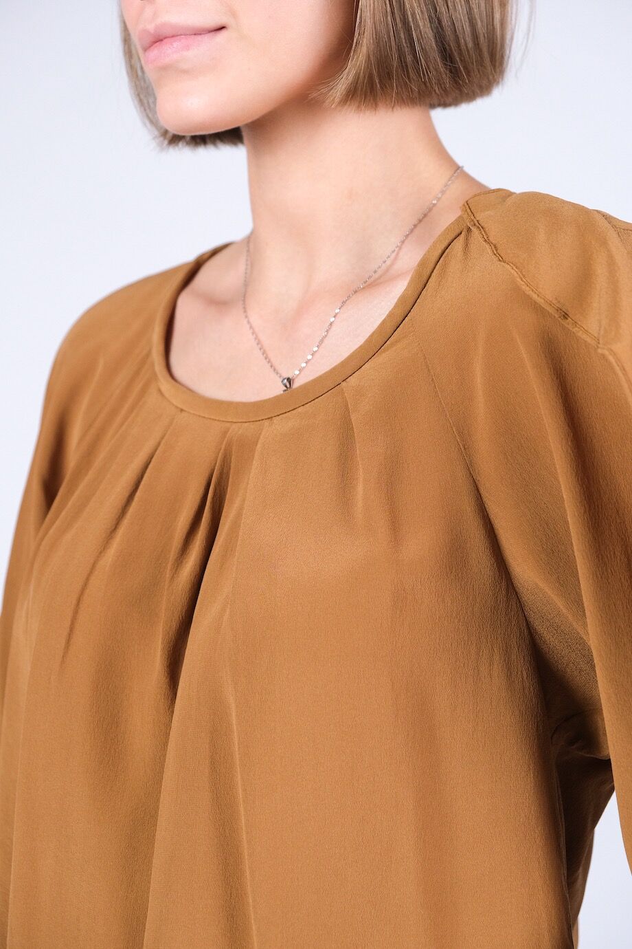 image 4 Блуза карамельного цвета с воланами
