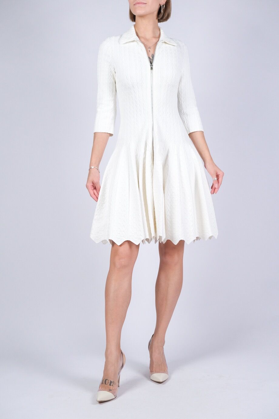 image 1 Платье с длинным рукавом молочного цвета на молнии