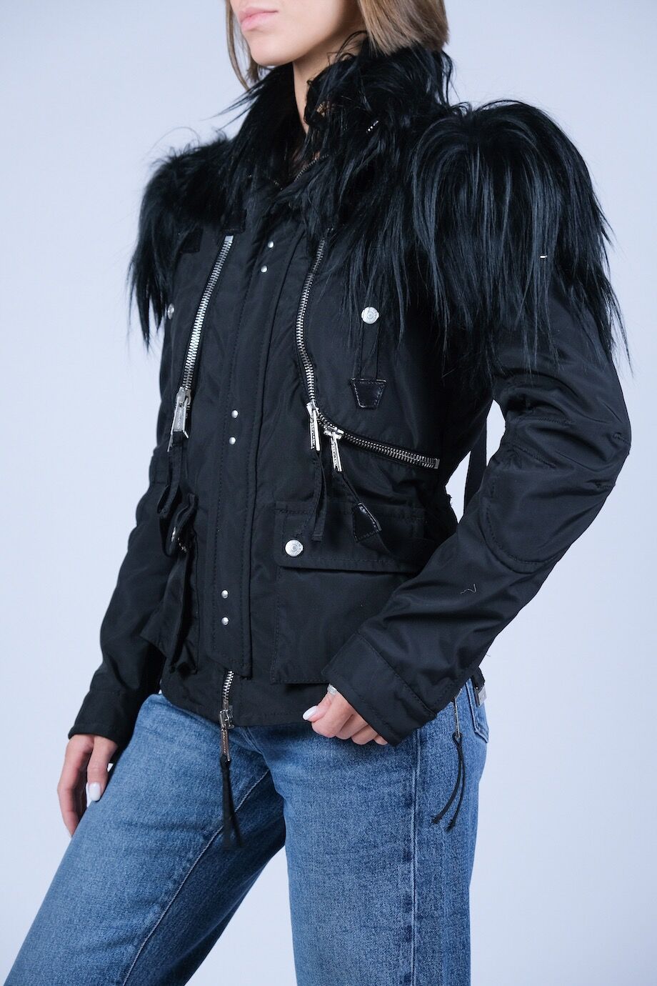 image 2 Куртка черного цвета с меховой отделкой