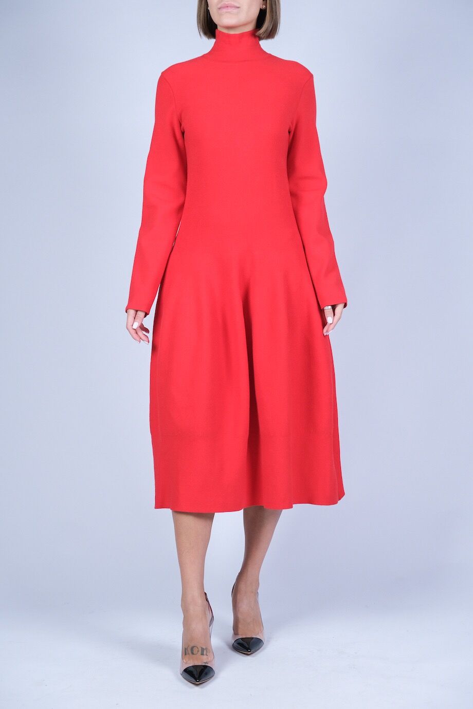 image 1 Платье красного цвета с длинным рукавом