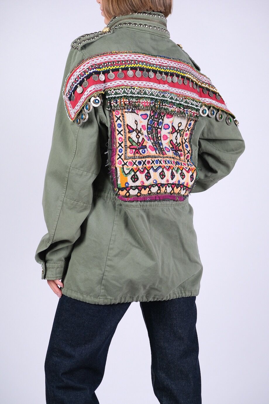 image 3 Куртка цвета хаки с декором и вышивкой