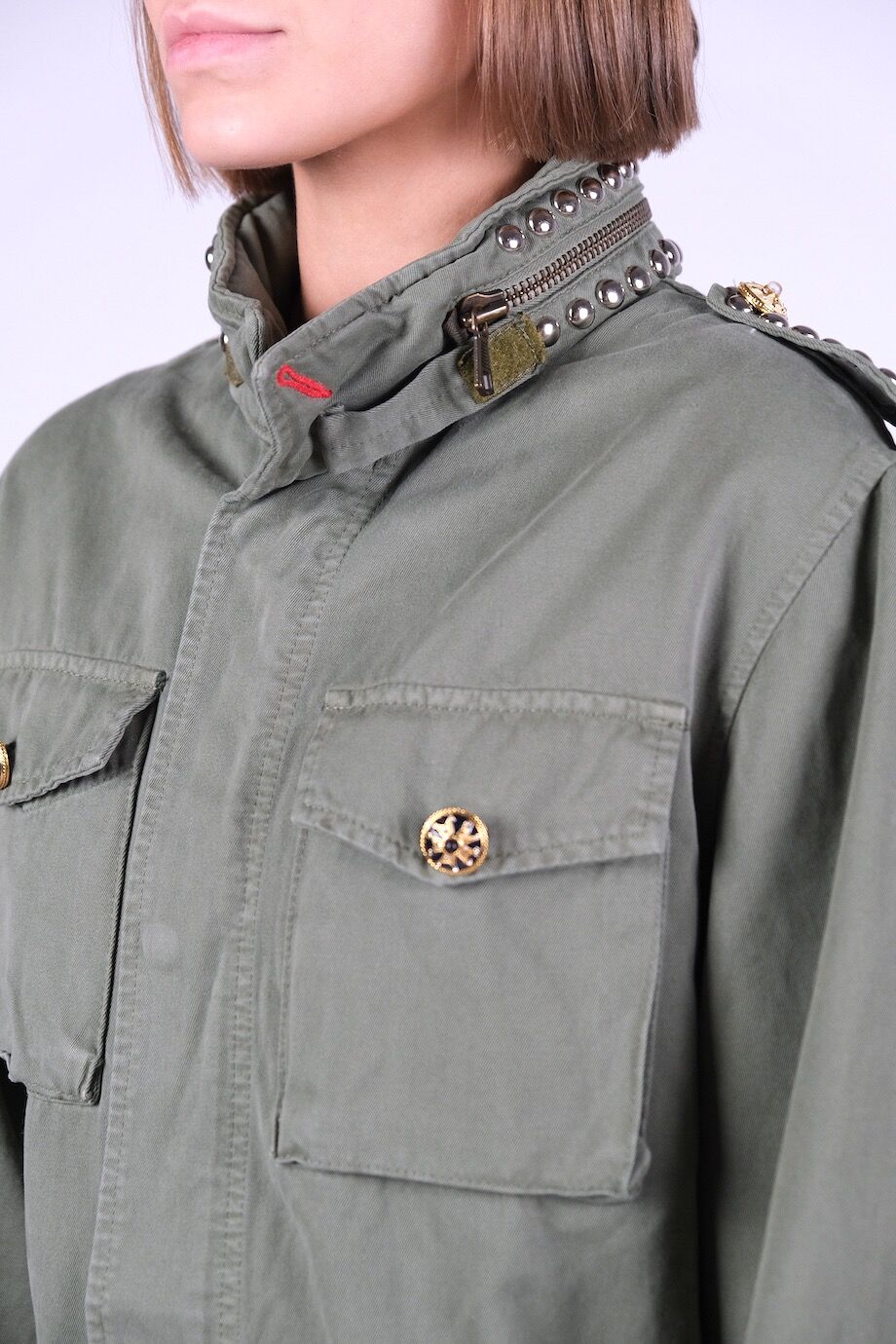 image 4 Куртка цвета хаки с декором и вышивкой