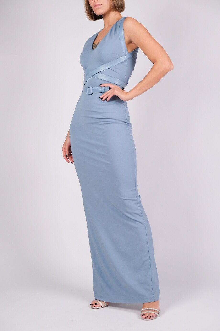 image 2 Платье в пол голубого цвета с кожаным поясом