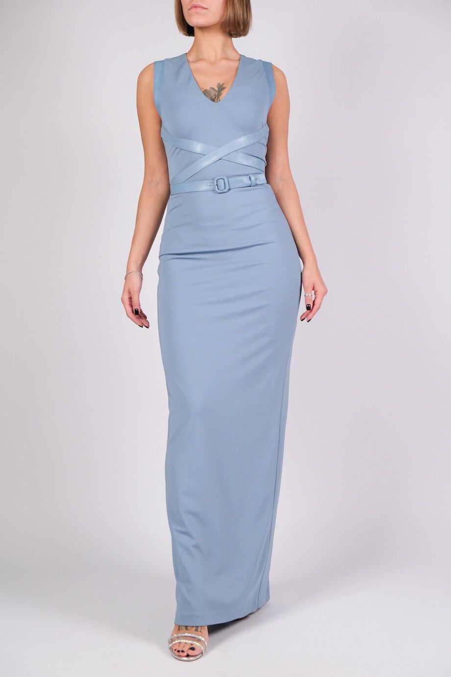 image 1 Платье в пол голубого цвета с кожаным поясом
