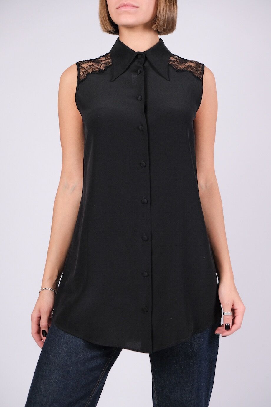 image 1 Блуза чёрного цвета без рукавов с кружевным верхом