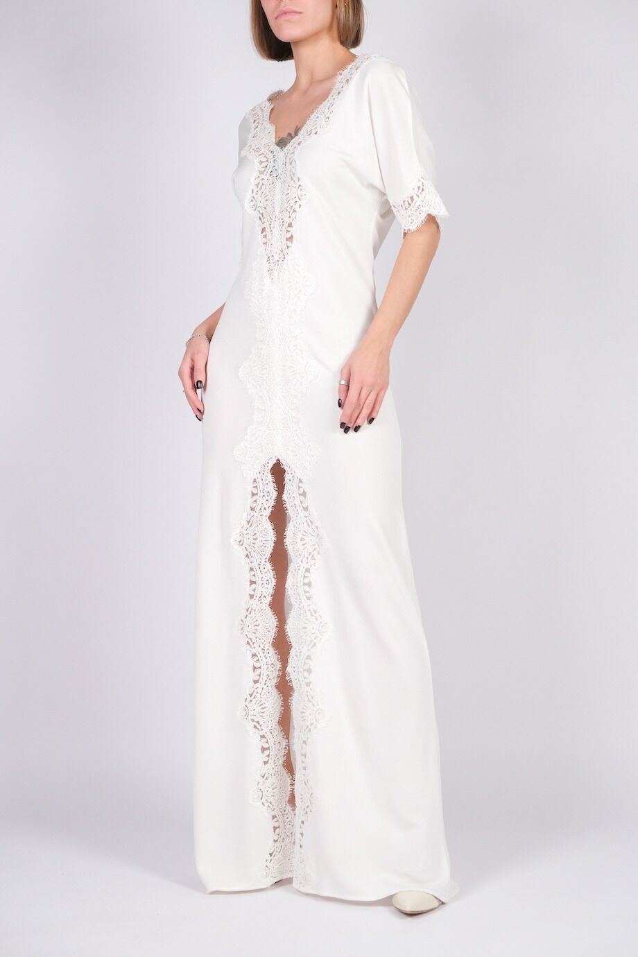 image 2 Платье в пол белого цвета с кружевной отделкой
