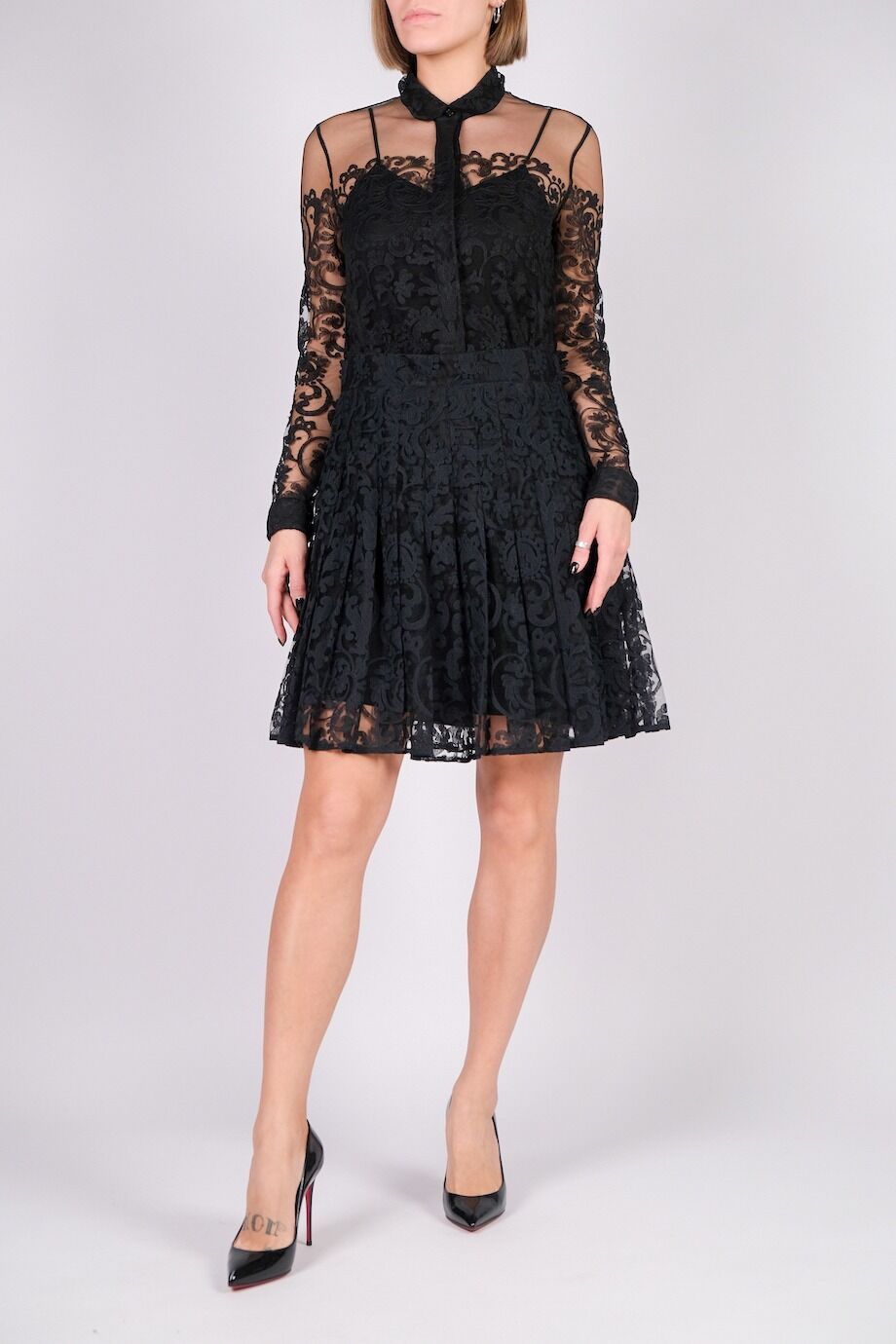 image 1 Платье из сетки чёрного цвета с вышитым орнаментом