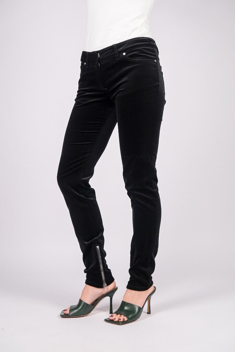 image 3 Бархатные брюки черного цвета