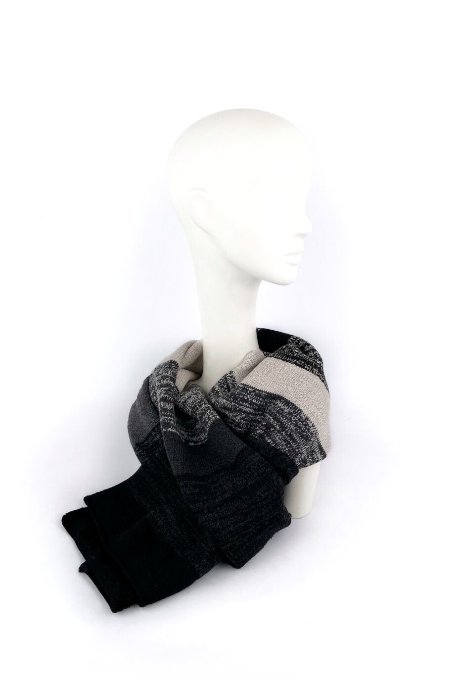 image 3 Вязаный шарф черно-серой расцветки