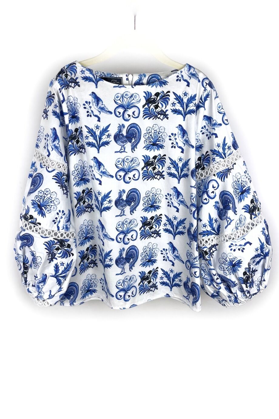 image 1 Детская блуза  белого цвета с синим узором