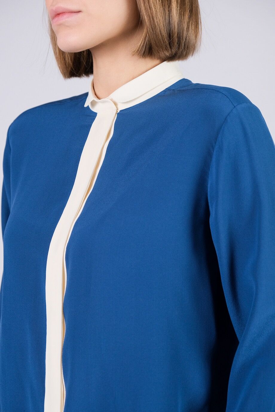 image 4 Шелковая блуза синего цвета с длинным рукавом
