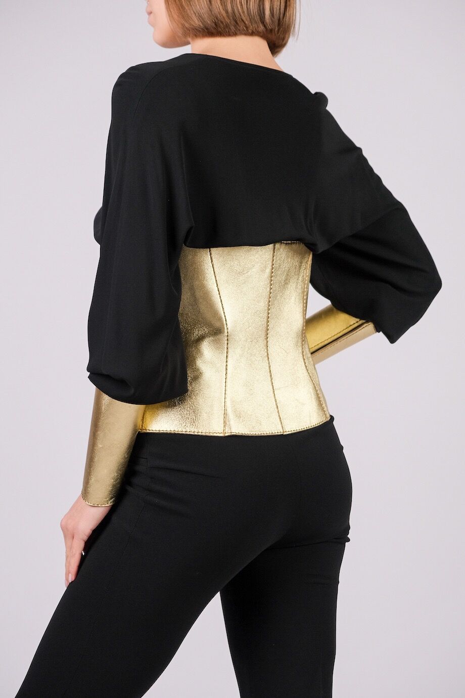 image 3 Блуза черного цвета с золотыми кожаными вставками