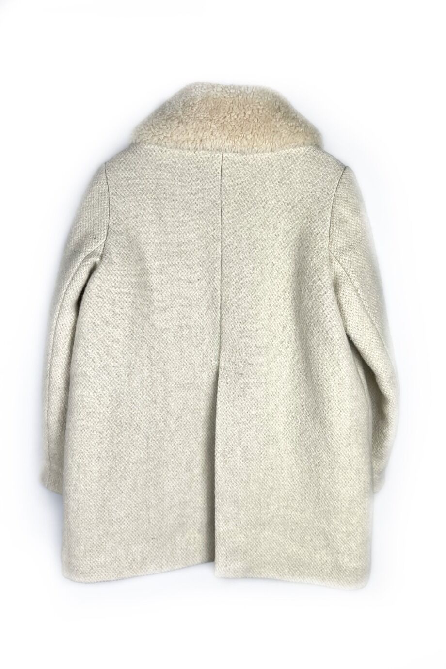 image 3 Детское пальто бежевого цвета с воротником из овчины