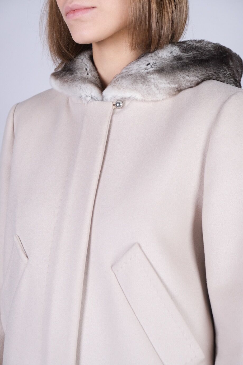 image 4 Пальто серого цвета на молнии с мехом кролика