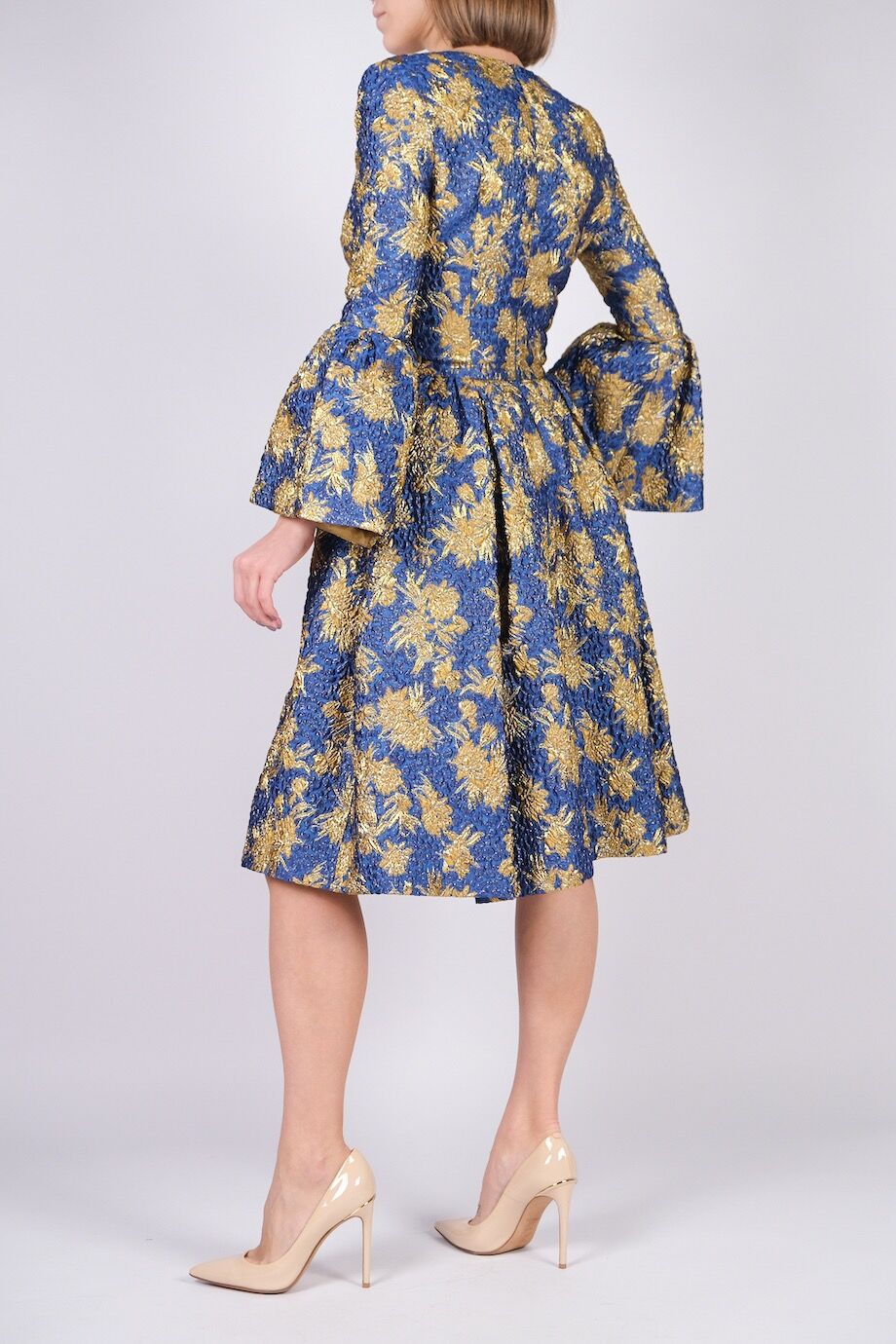 image 3 Платье из жаккарда синего цвета с золотыми цветами