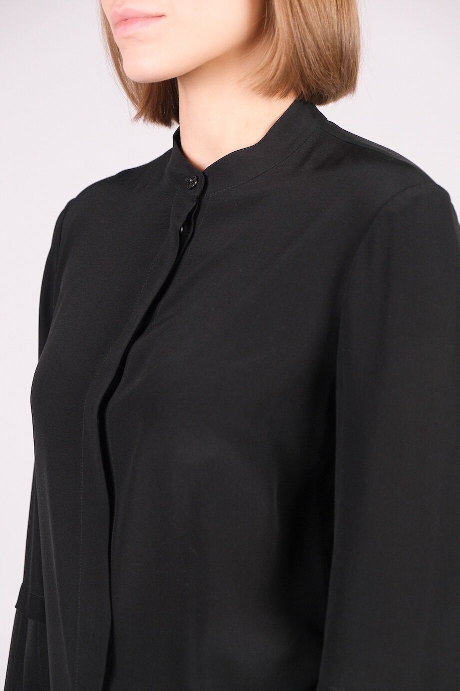 image 4 Шелковая блуза черного цвета с рукавами плиссе