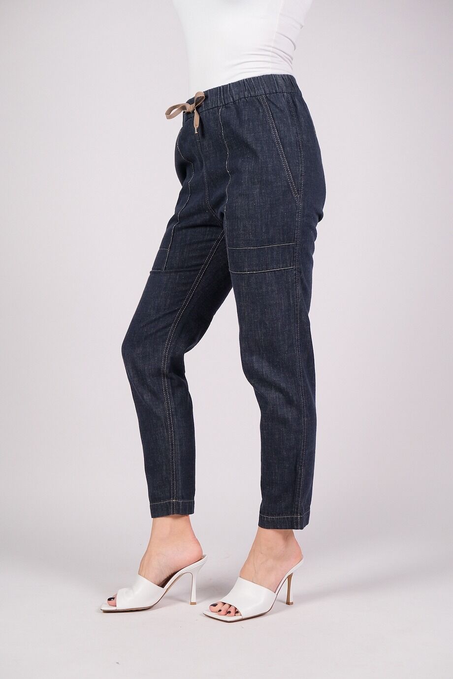 image 3 Джинсовые брюки темно-синего цвета на резинке