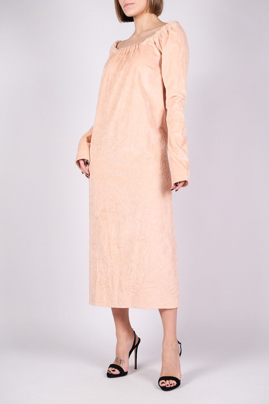 image 2 Бархатное платье персикового цвета