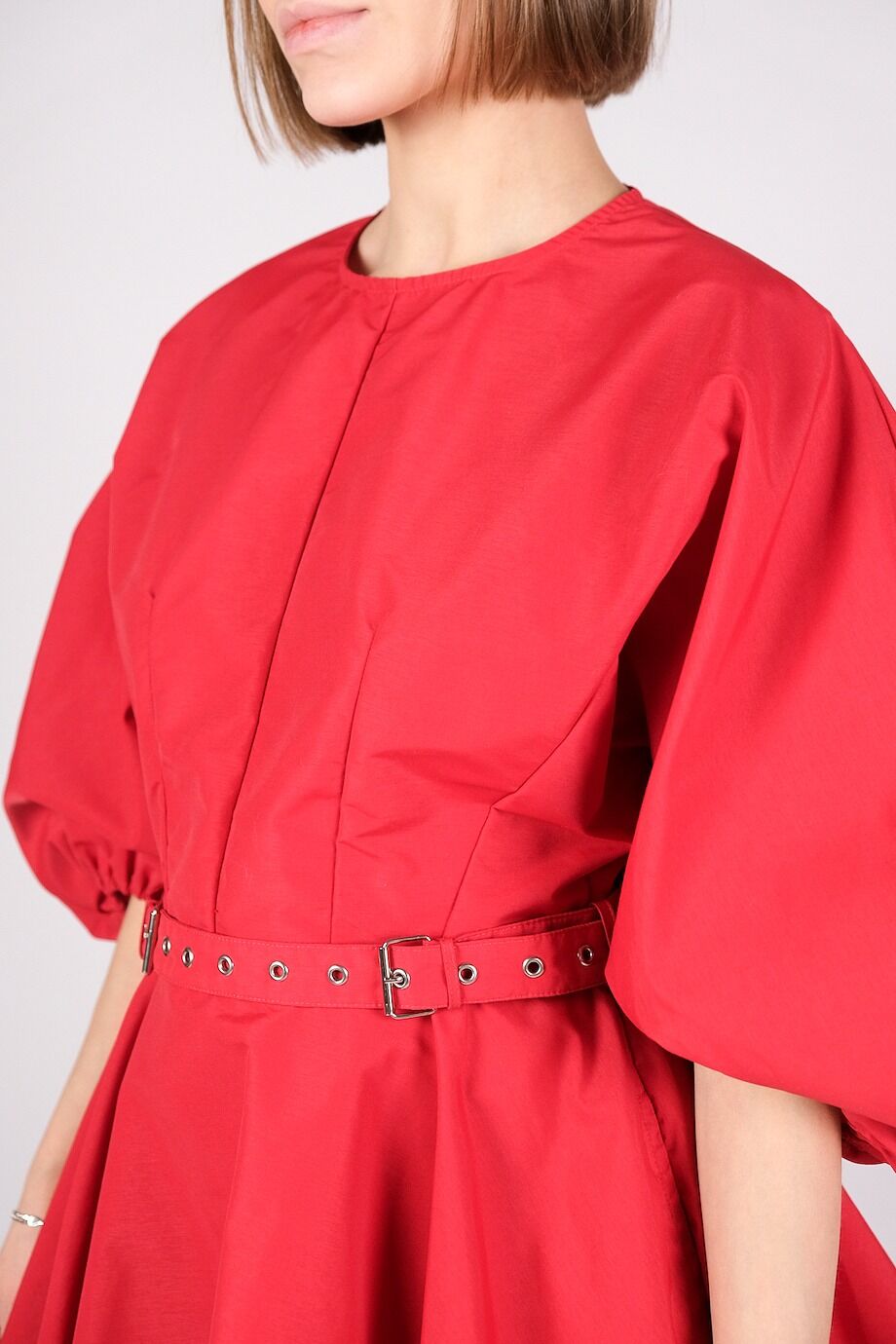 image 4 Платье красного цвета с пышными рукавами