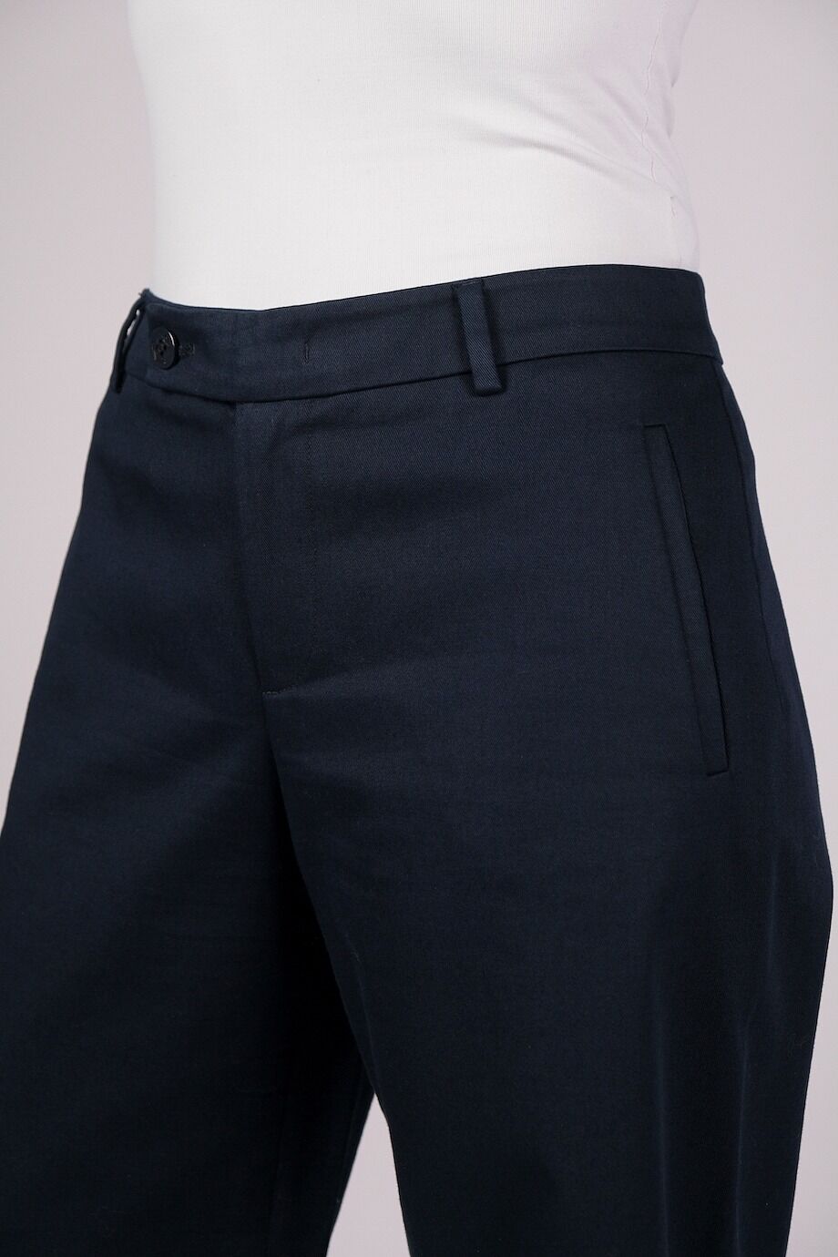 image 5 Укороченные брюки синего цвета широкого кроя