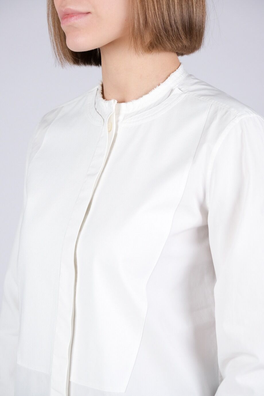 image 4 Рубашка белого цвета с круглым воротом