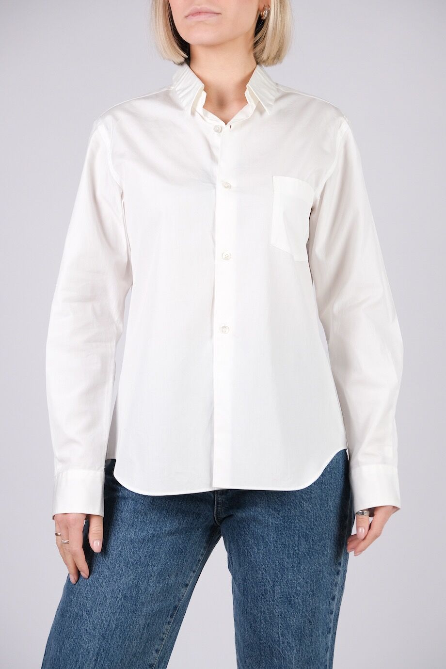 image 1 Рубашка белого цвета с накладным карманом