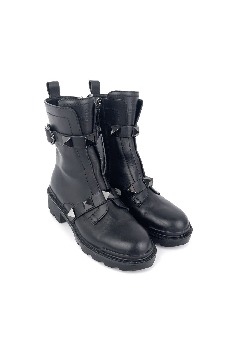 image 1 Ботинки чёрного цвета с объемными шипами на ремешках