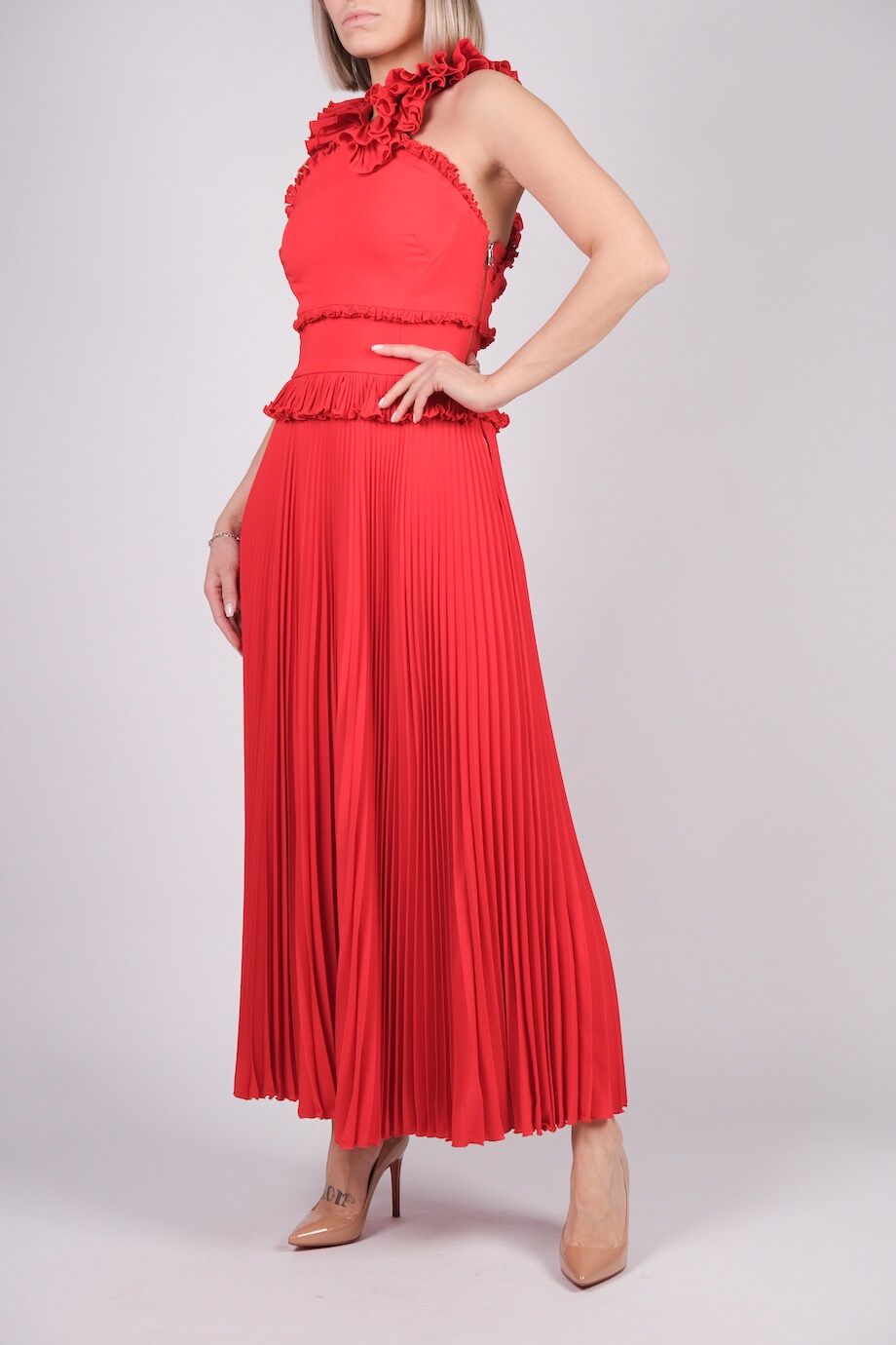 image 2 Платье красного цвета с воланами