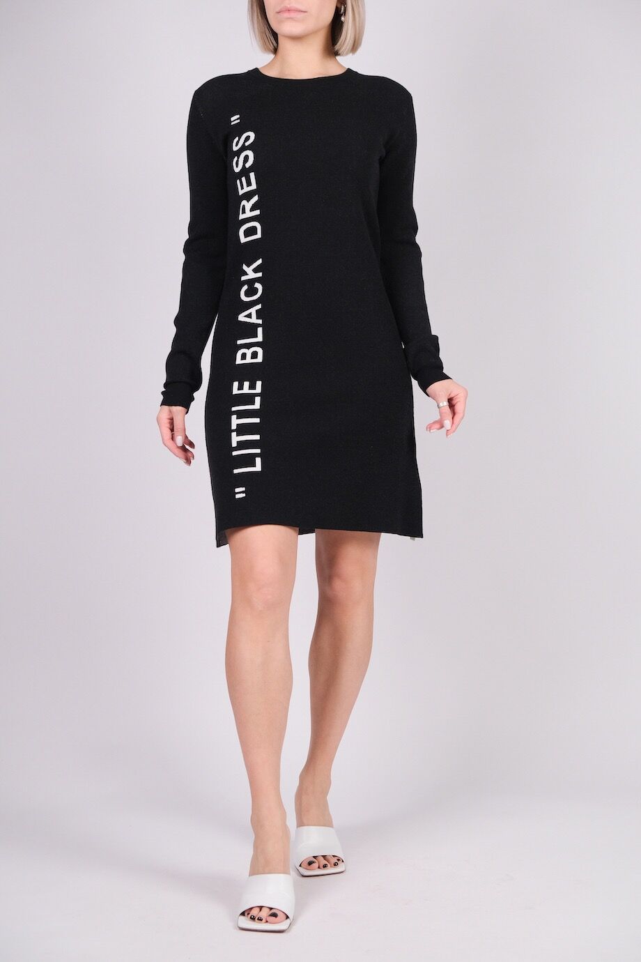 image 1 Трикотажное платье с длинным рукавом с надписью