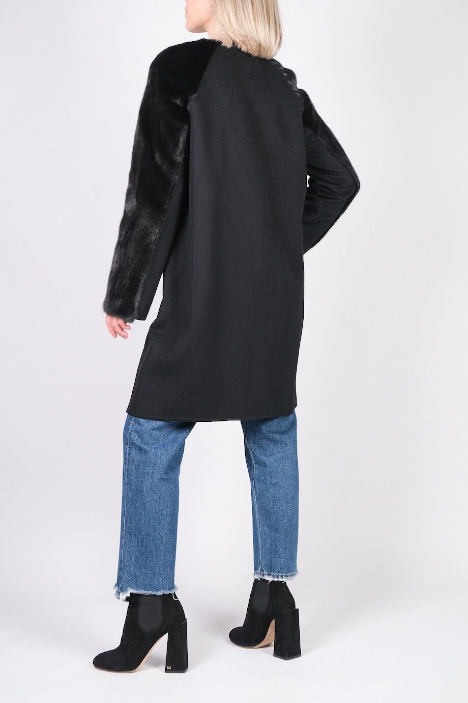 image 3 Пальто черного цвета с меховой отделкой