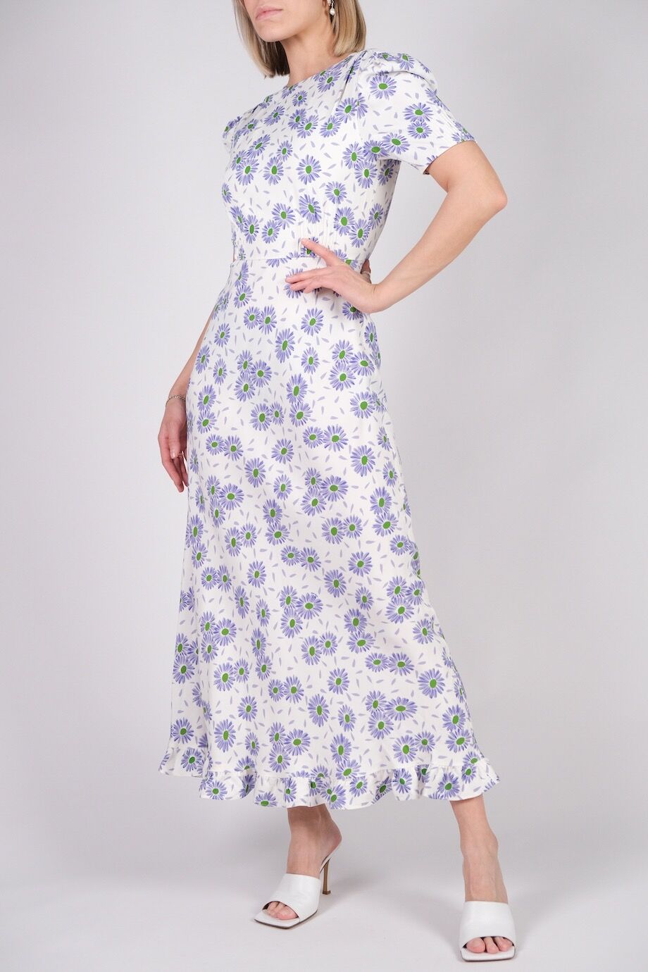 image 2 Платье молочного цвета с открытой спиной и цветочным принтом