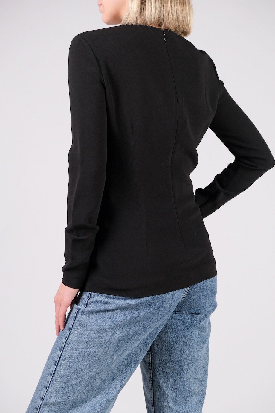 image 3 Блуза черного цвета с вышивкой на груди