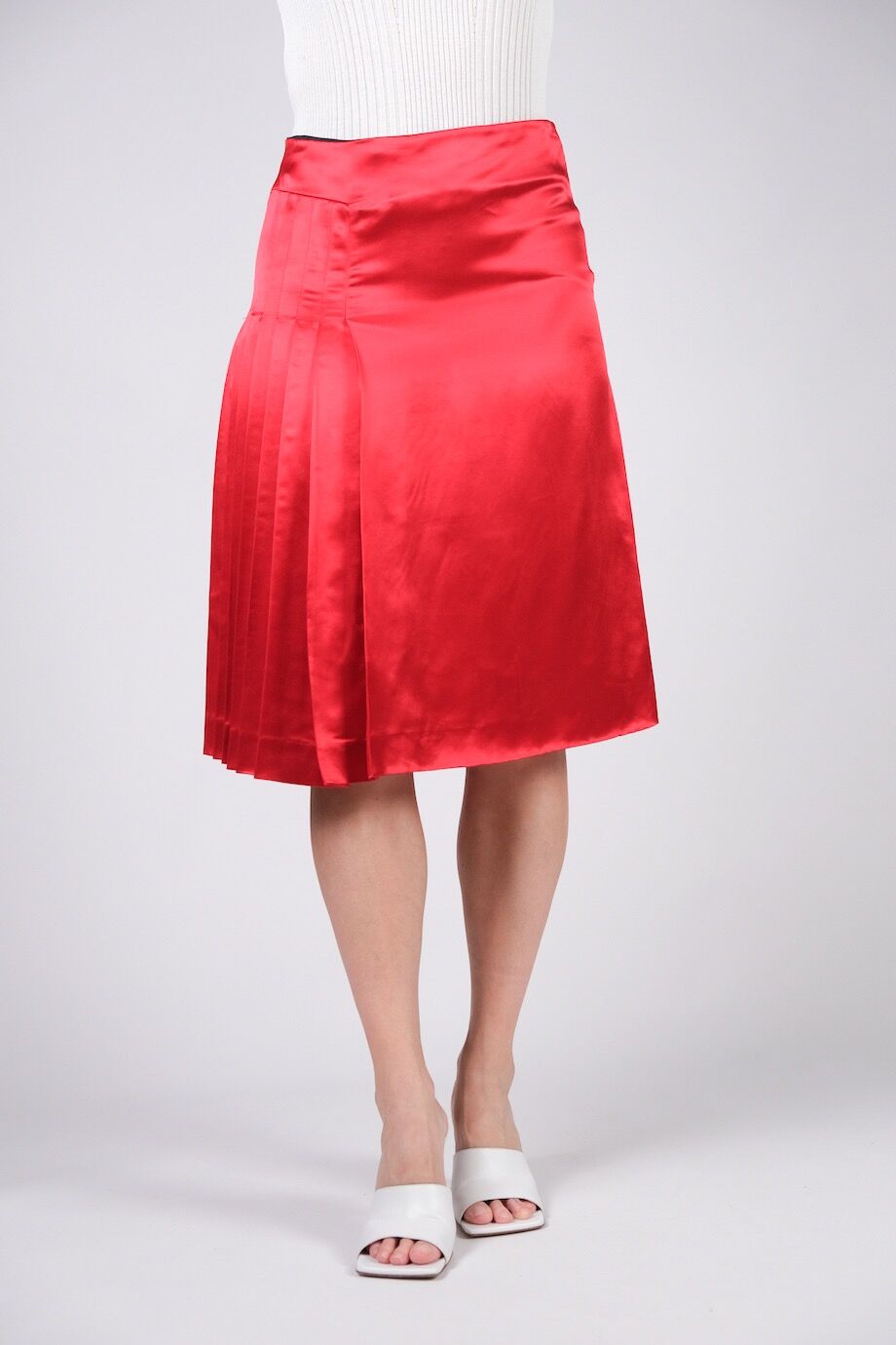 image 2 Атласная юбка красного цвета до колена